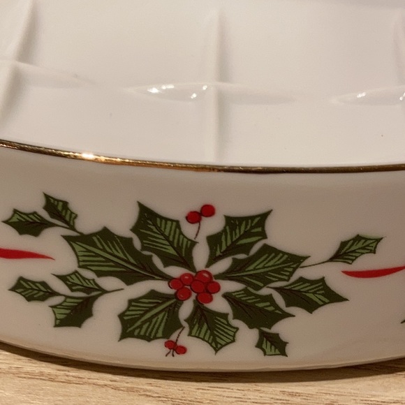 Holiday soap dish with holly and berries - Picture 12 of 13